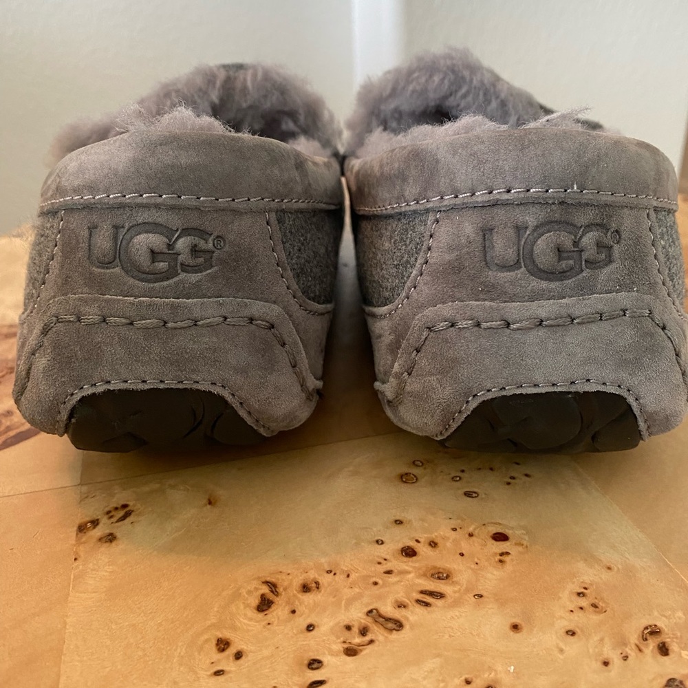 UGG Men’s Ascot Slipper